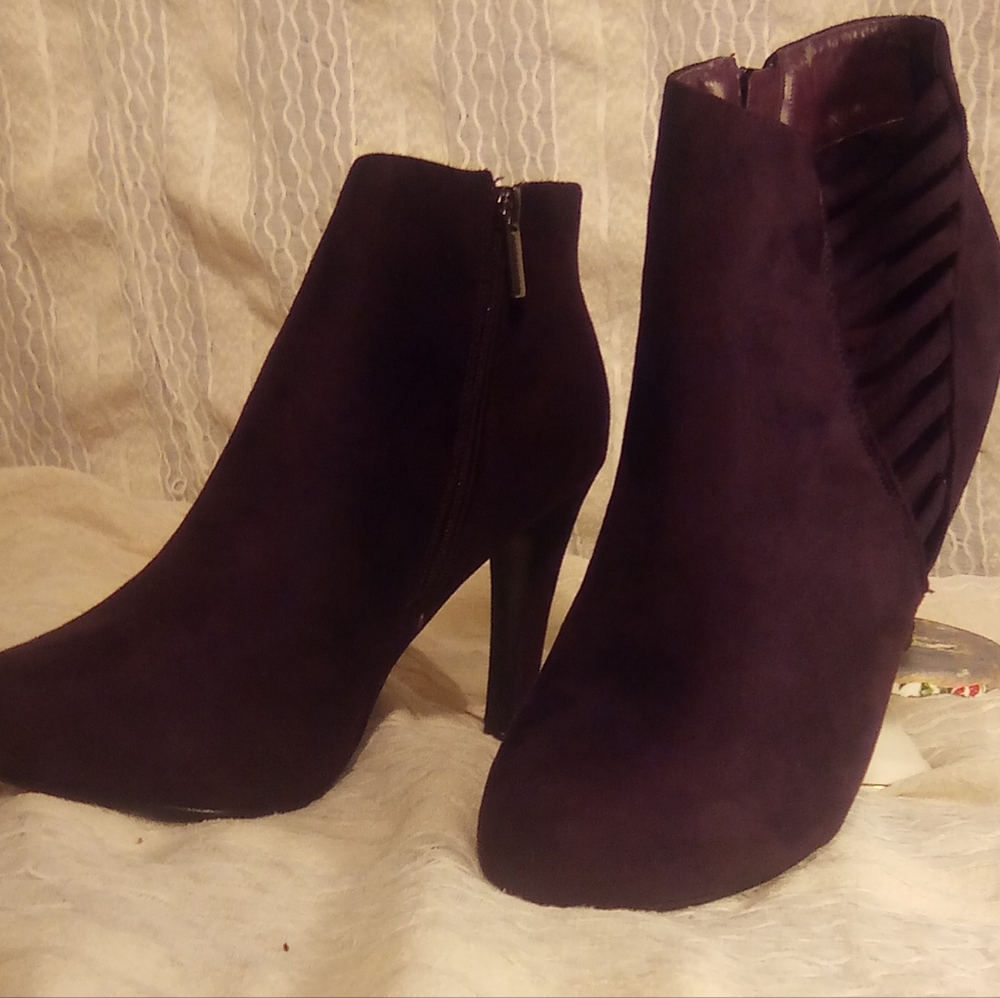 Heel - Picture 2 of 2